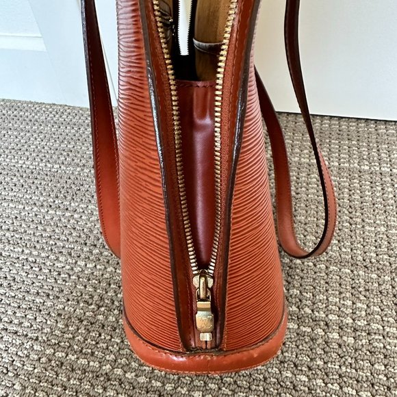 Louis Vuitton Vintage Epi Lussac Bag - Picture 3 of 12
